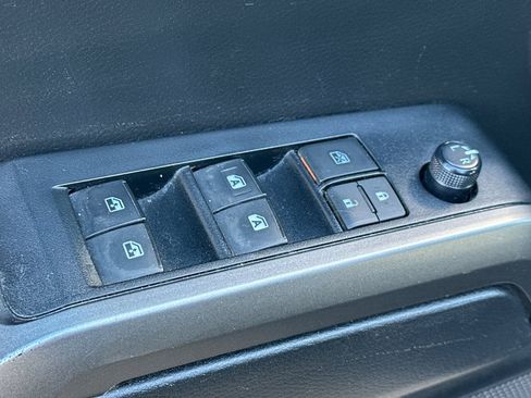 Used 2021 Toyota Tacoma TRD Off-Road w/ Technology Package image 12