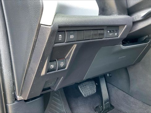 Used 2025 Toyota Sienna XLE FWD image 35