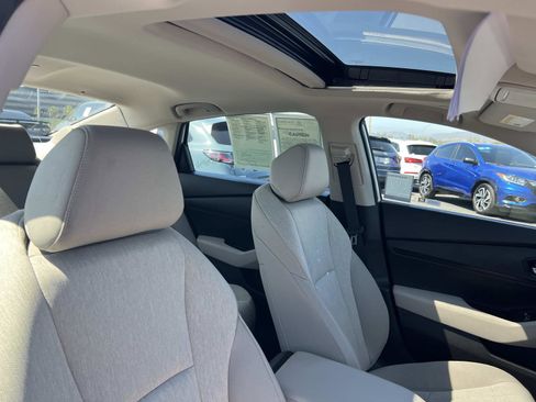 Certified 2025 Honda Accord SE image 30