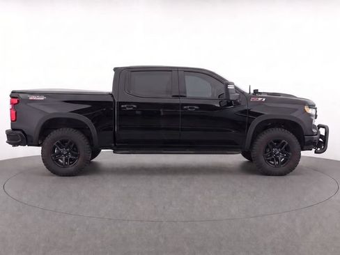 Used 2022 Chevrolet Silverado 1500 Custom Trail Boss w/ LPO, Dark Essentials Package AWD/4WD image 4