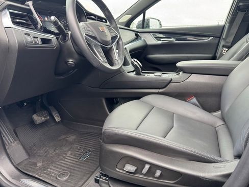 Used 2024 Cadillac XT5 Premium Luxury w/ LPO, Floor Liner Package AWD/4WD image 17
