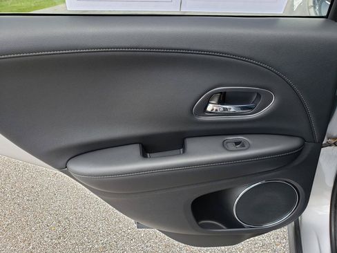 Used 2019 Honda HR-V EX-L image 12