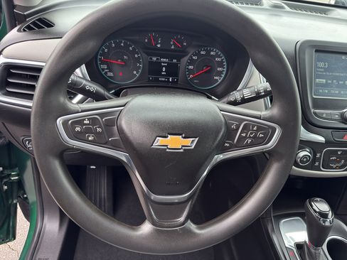 Used 2018 Chevrolet Equinox LS image 15