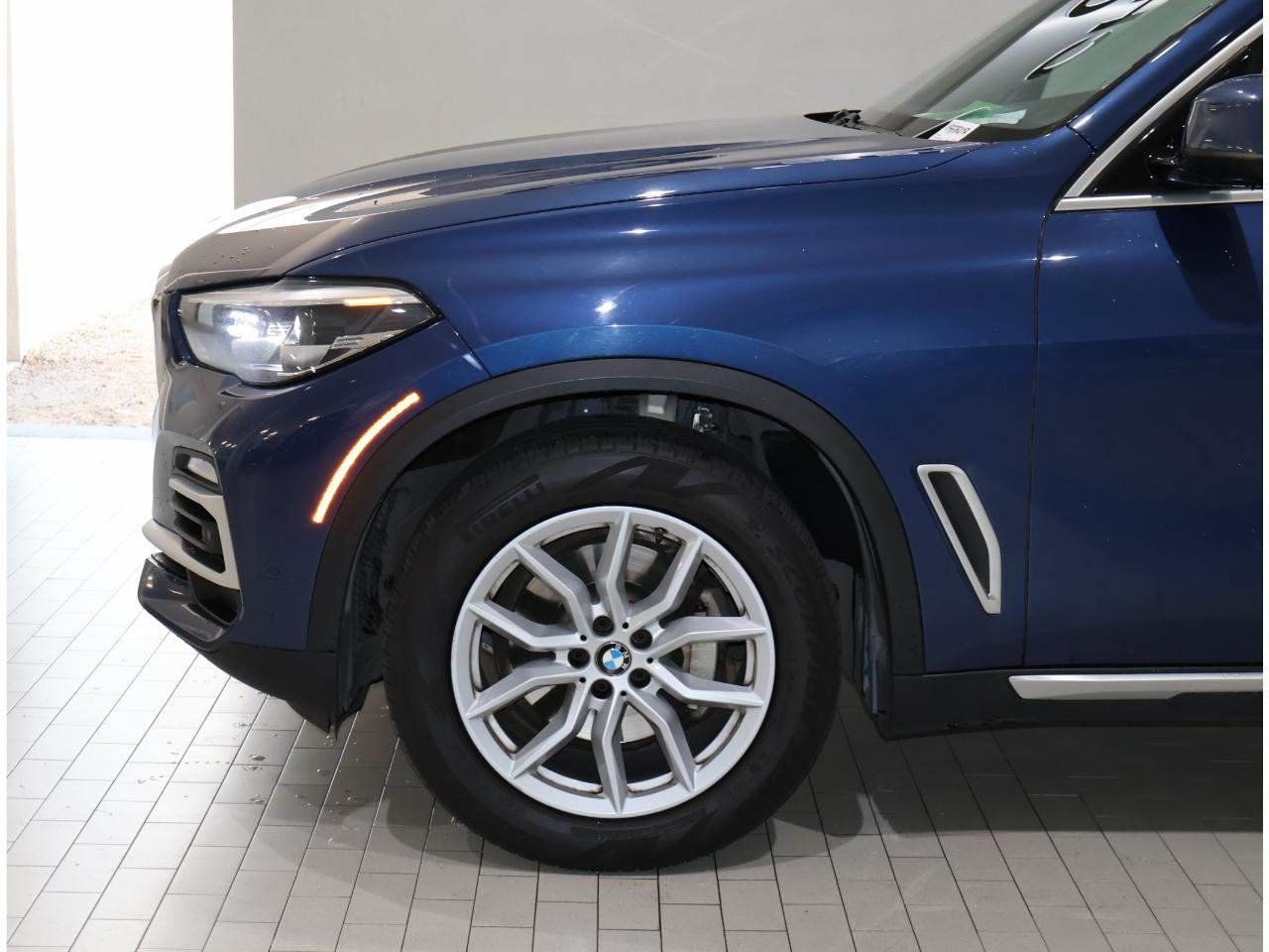 Used 2019 BMW X5 xDrive40i w/ Convenience Package AWD/4WD image 4