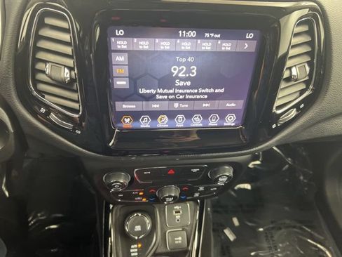 Used 2020 Jeep Compass Limited w/ Premium Lighting Group AWD/4WD image 18