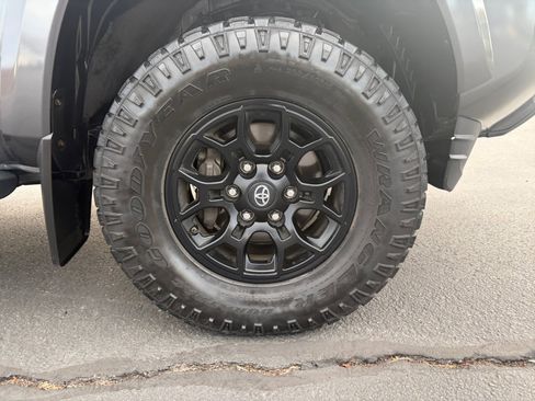 Used 2020 Toyota Tacoma SR5 RWD image 30