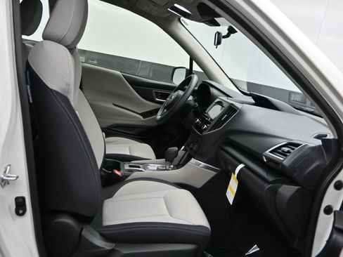 Used 2024 Subaru Forester AWD/4WD image 11
