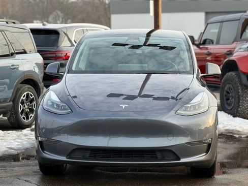Used 2023 Tesla Model Y Long Range image 39