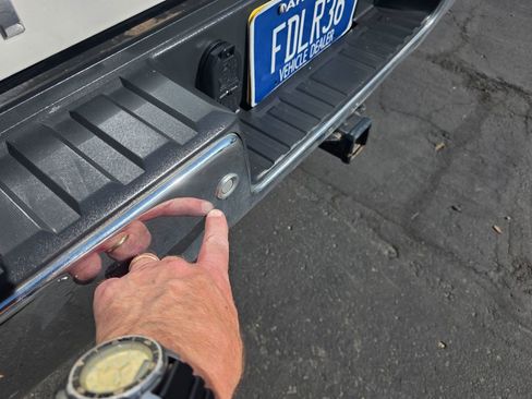 Used 2018 GMC Sierra 1500 SLT image 18