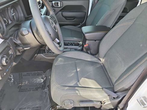 Used 2024 Jeep Wrangler Sport S image 16