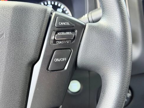 Used 2022 Nissan Frontier SV AWD/4WD image 31