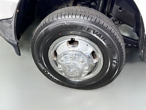 Used 2024 RAM 3500 Big Horn image 33
