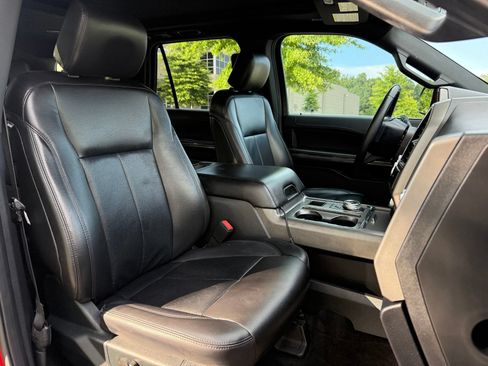 Used 2020 Ford Expedition XLT w/ Equipment Group 201A RWD image 37