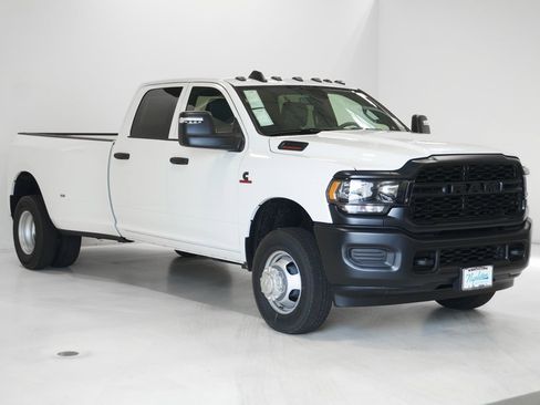 Used 2024 RAM 3500 Tradesman image 4