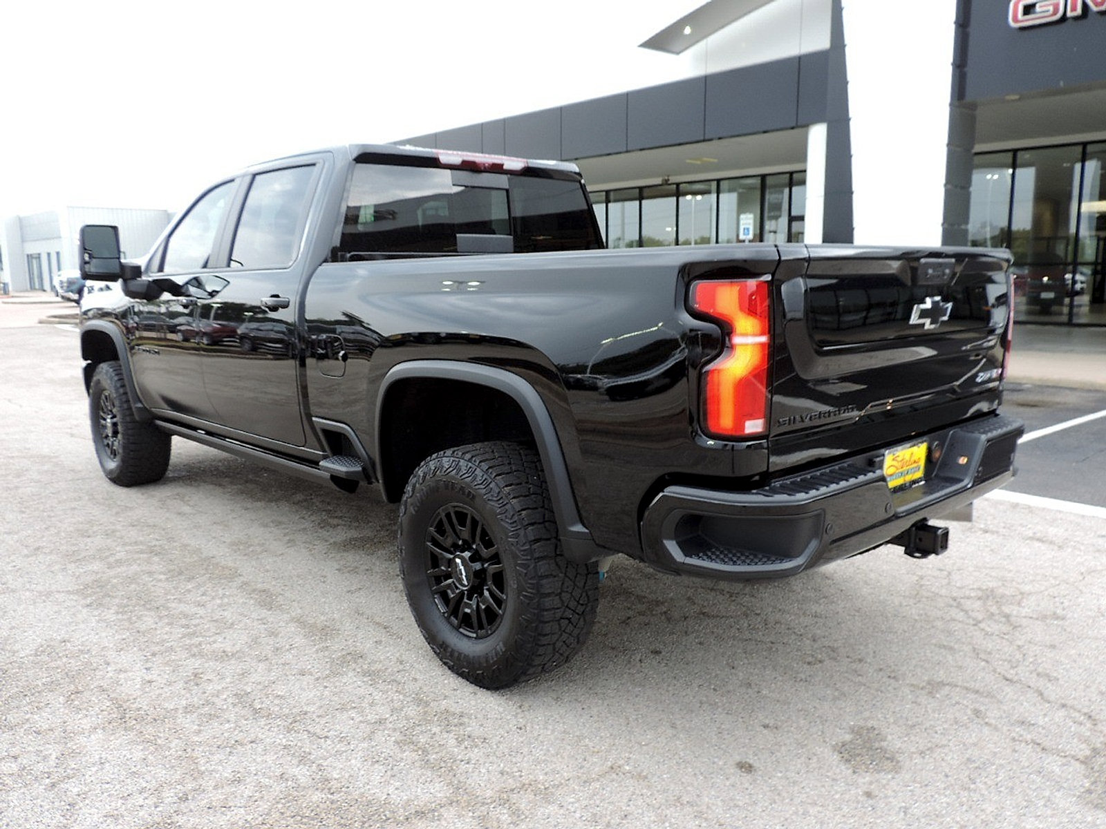 Certified 2026 Chevrolet Silverado 2500 ZR2 w/ LPO, Dark Essentials Package AWD/4WD image 7