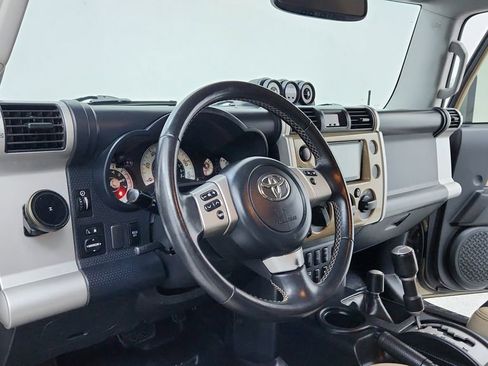 Used 2013 Toyota FJ Cruiser Base image 13