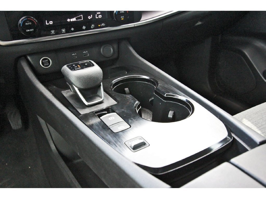 Used 2023 Nissan Rogue SV FWD image 30