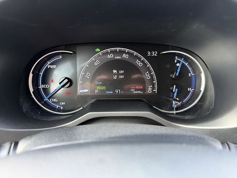 Used 2025 Toyota RAV4 LE AWD/4WD image 19