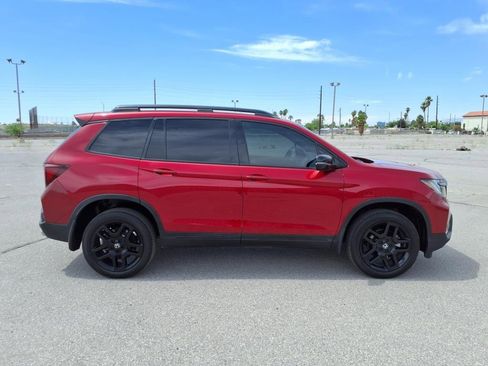 Used 2024 Honda Passport Black Edition image 4