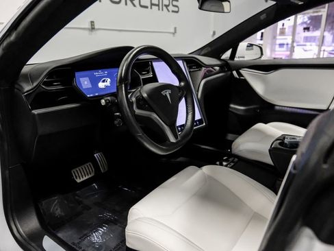 Used 2019 Tesla Model S Performance image 3