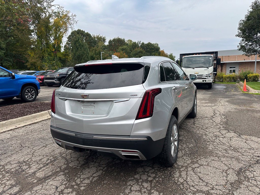 Used 2020 Cadillac XT5 Premium Luxury w/ LPO, Floor Liner Package FWD image 5
