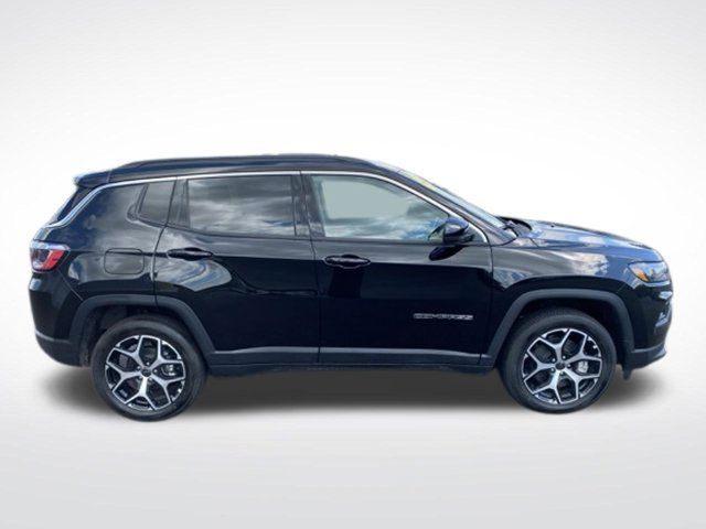 Used 2026 Jeep Compass Limited AWD/4WD image 7