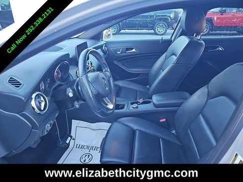 Used 2019 Mercedes-Benz GLA 250 4MATIC image 4