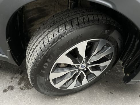 Used 2024 Subaru Outback Touring AWD/4WD image 11