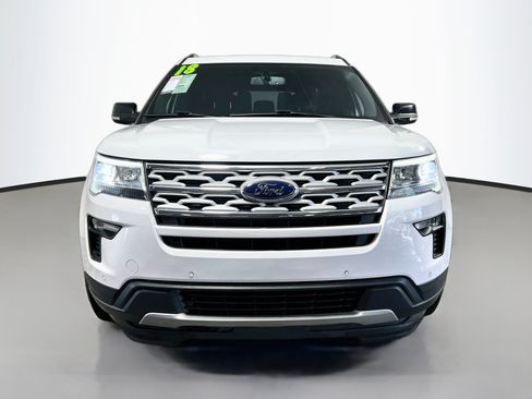 Used 2018 Ford Explorer XLT w/ Equipment Group 202A AWD/4WD image 11