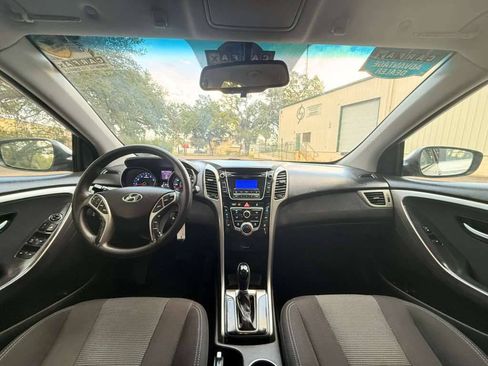Used 2013 Hyundai Elantra GT FWD image 13