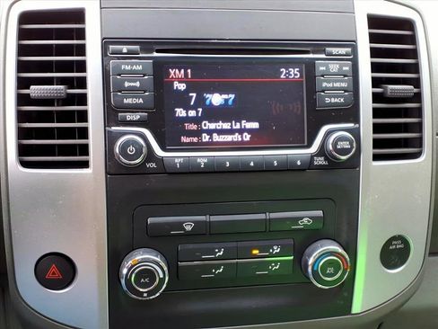 Used 2018 Nissan Frontier SV image 16