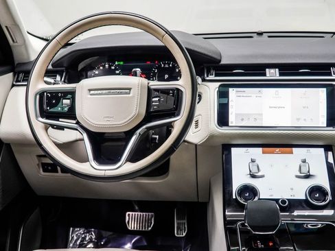 Used 2021 Land Rover Range Rover Velar R-Dynamic S image 17