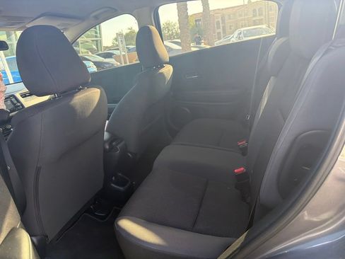 Used 2019 Honda HR-V LX image 8