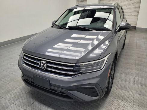 Used 2022 Volkswagen Tiguan SE FWD image 15