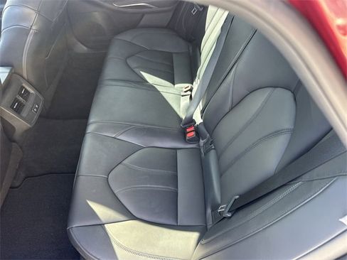 Used 2019 Toyota Avalon XLE image 24