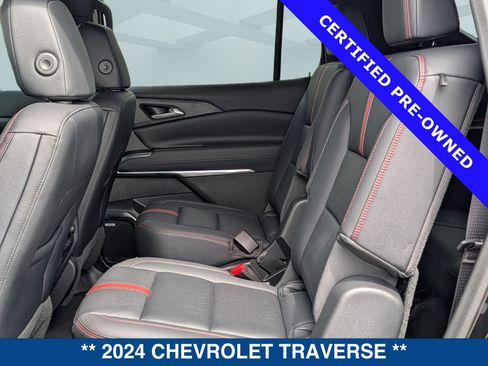 Used 2024 Chevrolet Traverse RS FWD image 16