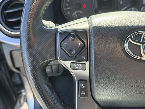 Used 2019 Toyota Tacoma TRD Off-Road w/ TRD Premium Off Road Package AWD/4WD image 16