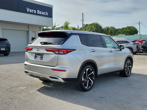 Used 2024 Mitsubishi Outlander SE AWD/4WD image 6