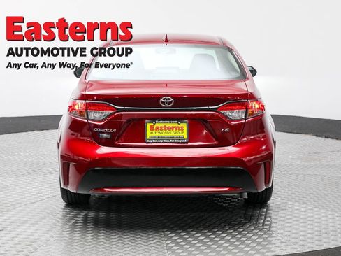 Used 2022 Toyota Corolla LE image 6
