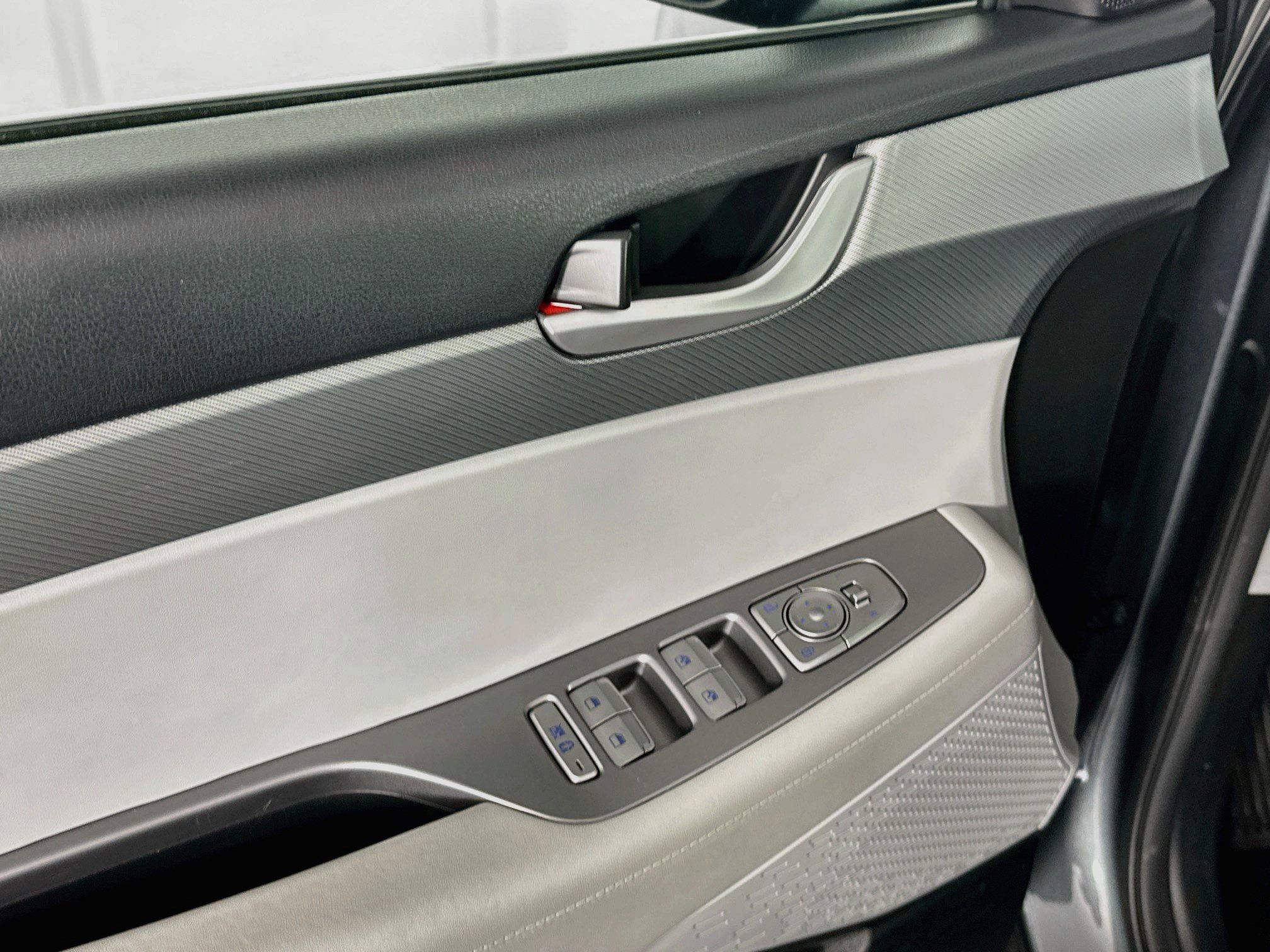 Used 2025 Hyundai Palisade SEL FWD image 15