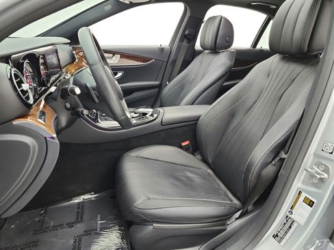 Used 2017 Mercedes-Benz E 300 image 21
