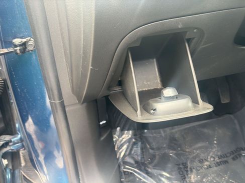 Used 2020 Buick Encore Preferred w/ Safety Package FWD image 17