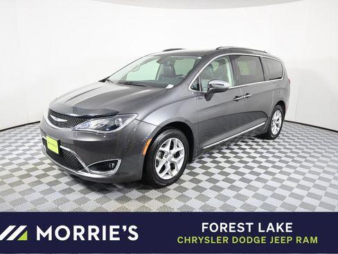 Used 2020 Chrysler Pacifica Limited image 1