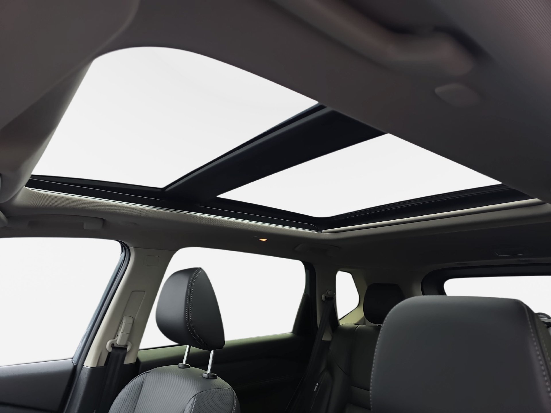 Used 2025 Nissan Rogue Platinum FWD image 29