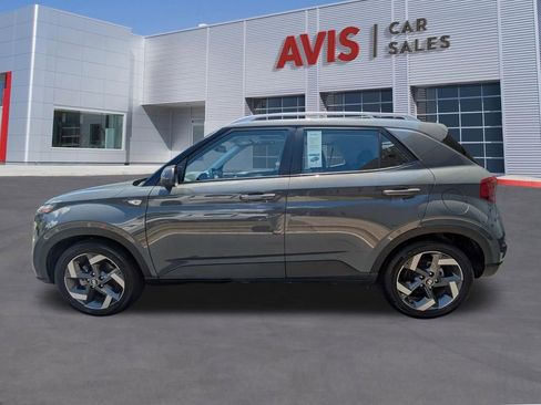 Used 2025 Hyundai Venue SEL FWD image 9
