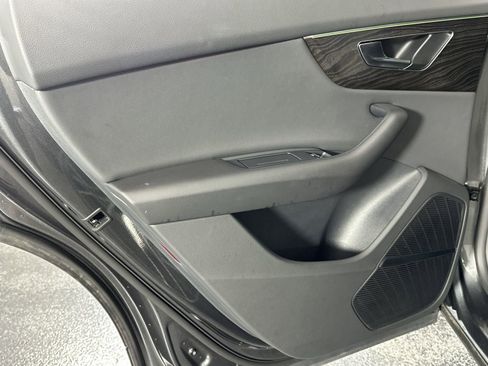 Used 2021 Audi Q8 Prestige image 34