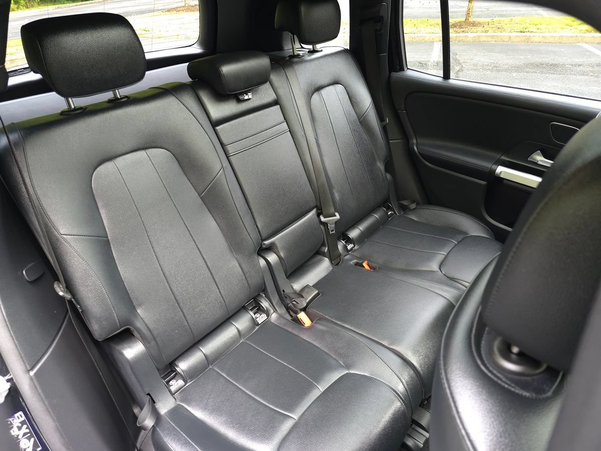 Used 2023 Mercedes-Benz EQB 300 4MATIC w/ Pinnacle Package image 17