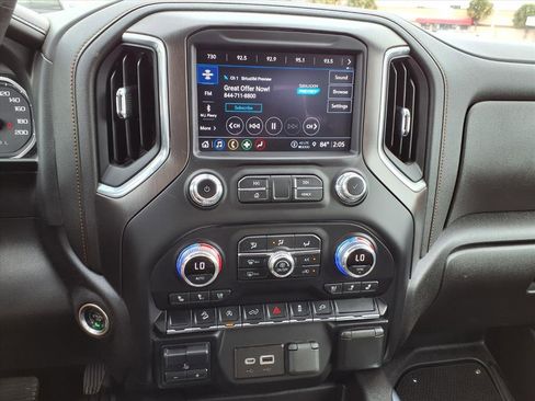 Used 2022 GMC Sierra 1500 AT4 image 30