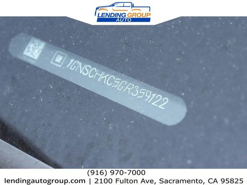 Used 2016 Chevrolet Suburban LT image 27