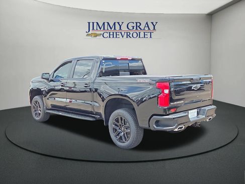 New 2026 Chevrolet Silverado 1500 LT Trail Boss w/ Convenience Package II AWD/4WD image 3